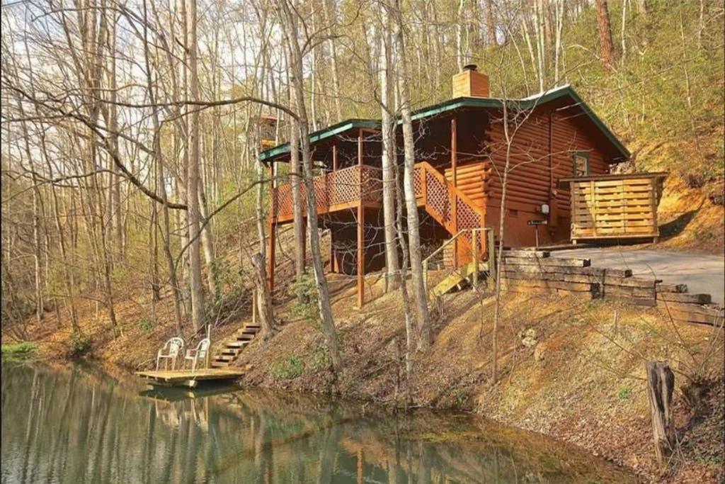The Fishing Hole Cabin - Sage Vacations Гетлинбург Екстериор снимка