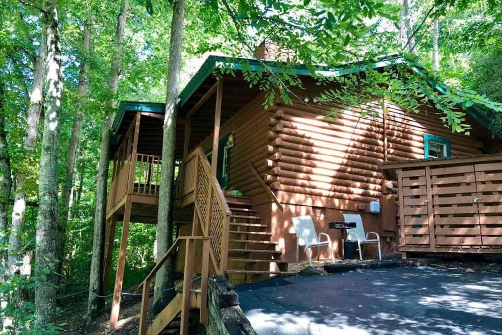 The Fishing Hole Cabin - Sage Vacations Гетлинбург Екстериор снимка