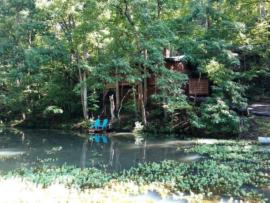 The Fishing Hole Cabin - Sage Vacations Гетлинбург Екстериор снимка